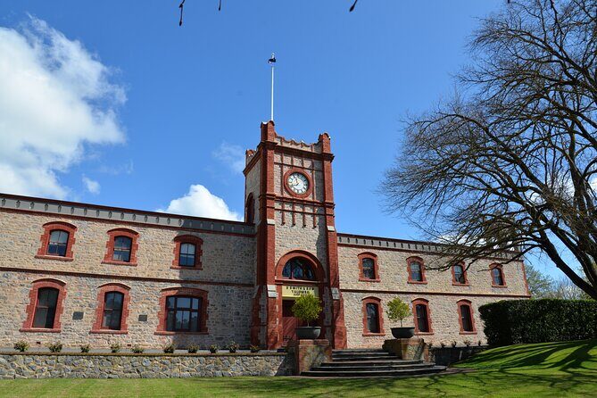 Adelaide Japanese Group Winery Day Tour in Barossa and Hahndorf - Hotel pickup to Hahndorf: how the day really starts