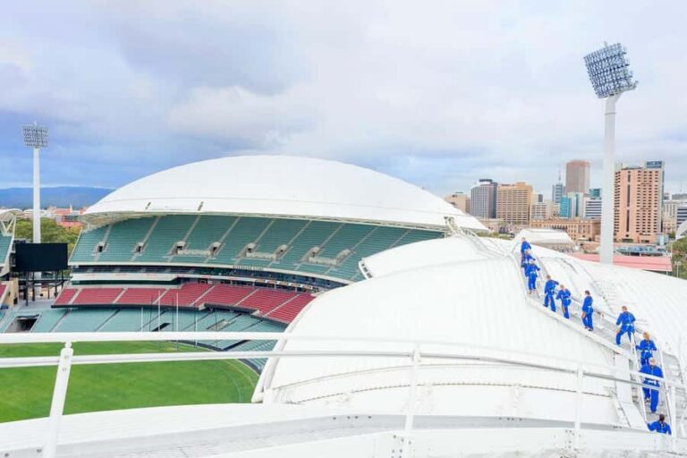 Adelaide: Rooftop Climbing Experience of the Adelaide Oval - Gear, breathing rules, and the real effort on the roof